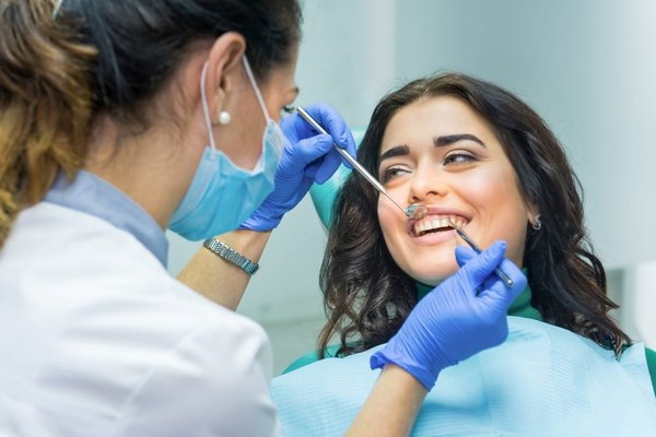 Tooth coloured fillings in Shepperton